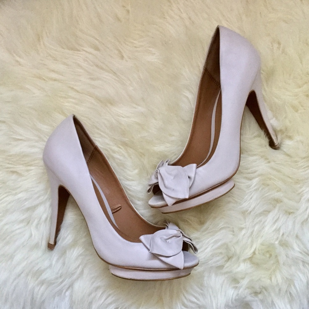 Woman's Neutral Nude Bow Detail Peep Toe Stradivarius High Heels Sz 6.5